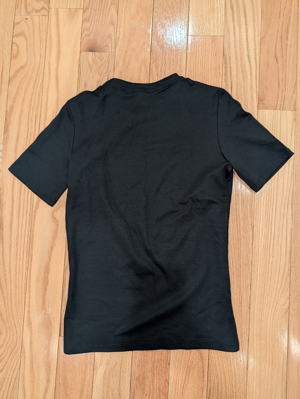BB6. NWOT CHANEL UNIFORM EMBROIDERED CC TSHIRT - Picture 6 of 6